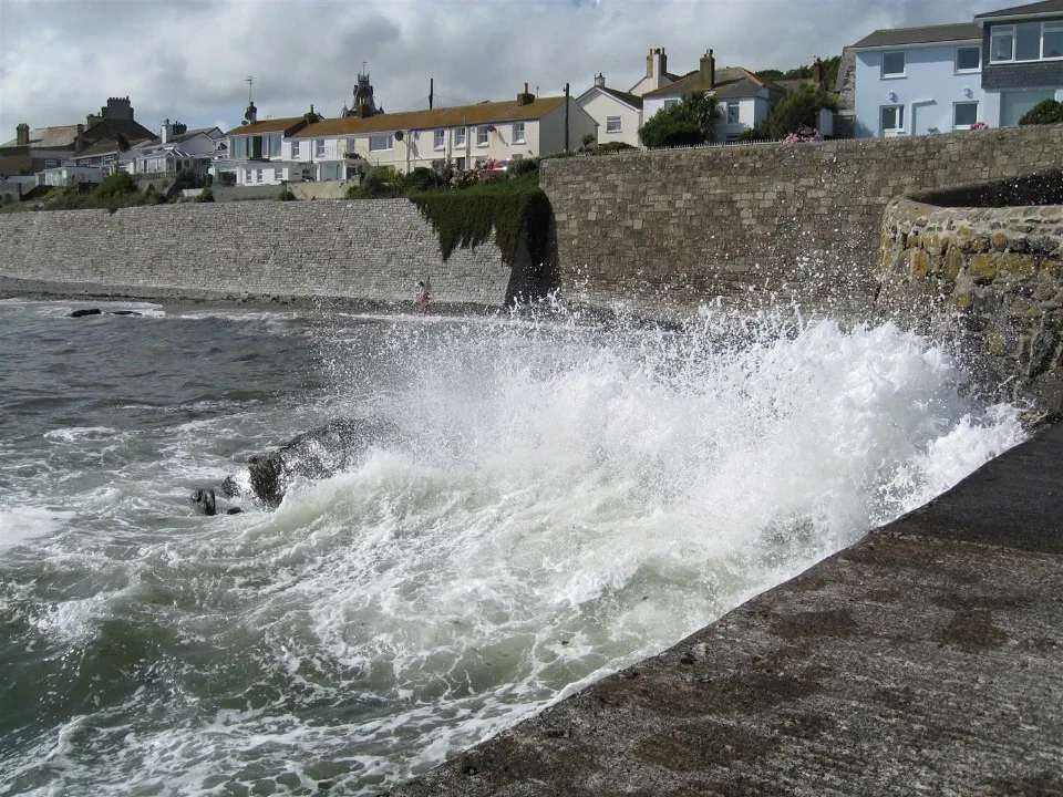 Day 2 marazion waves crashing 5